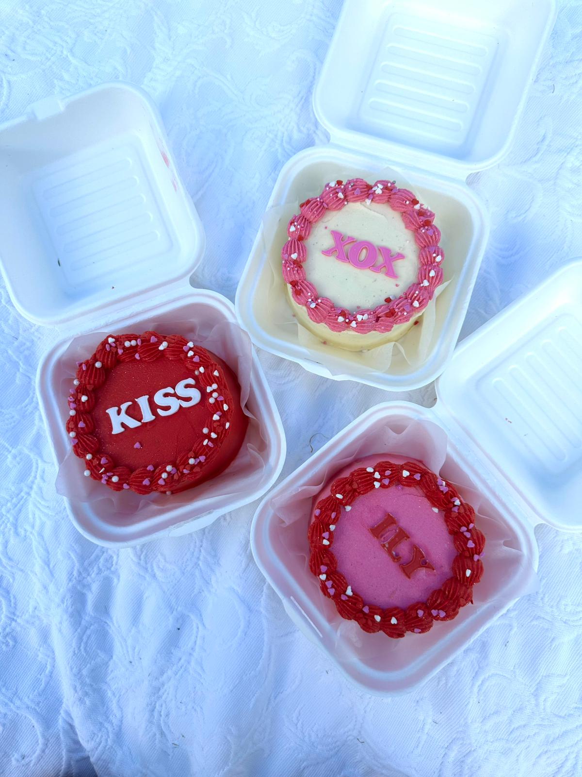 Elegant cake Auckland – custom celebration design